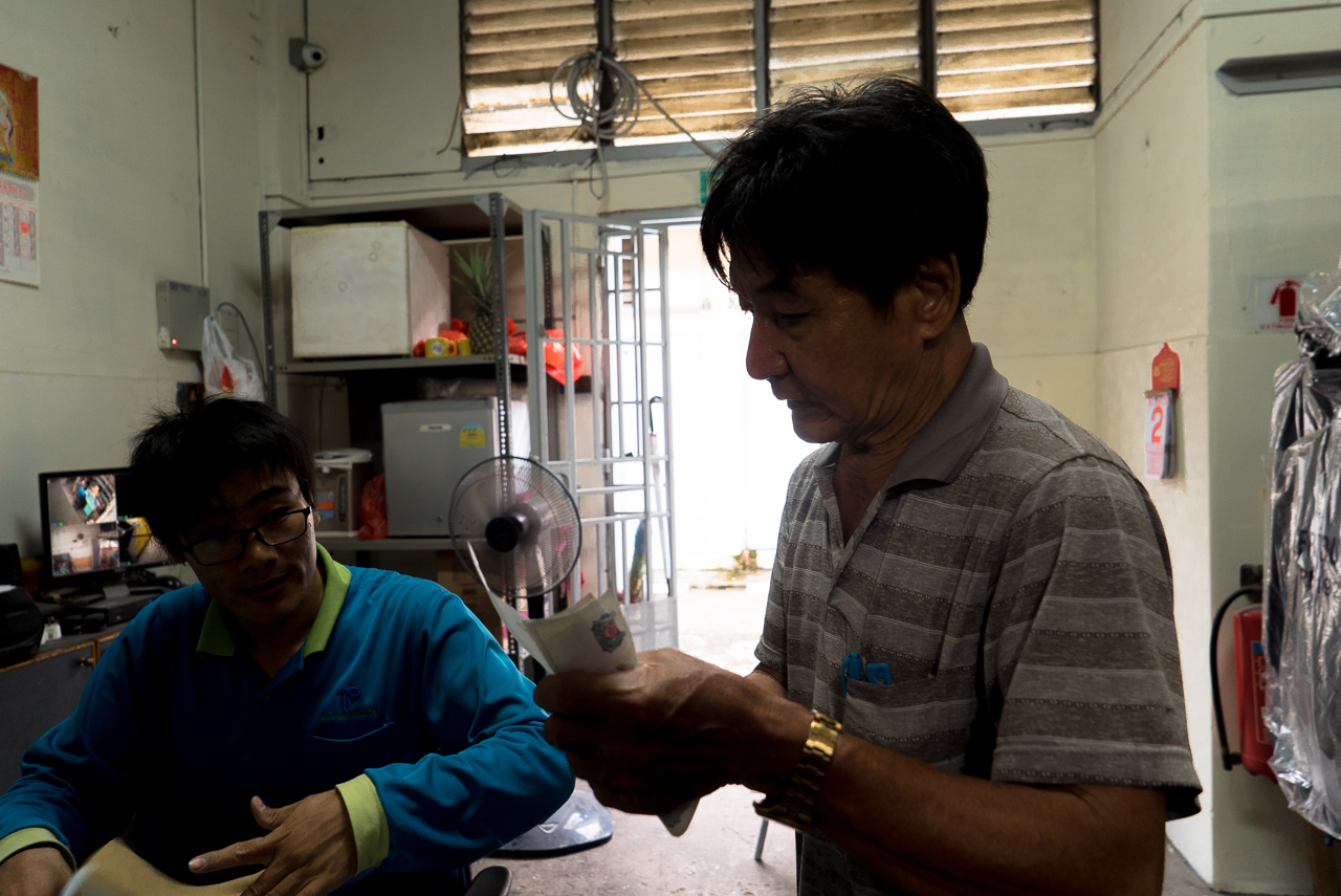 Rice-Media-Trash-Treasure-Life-Paper-10 Mr Tan counting his earnings for the day.